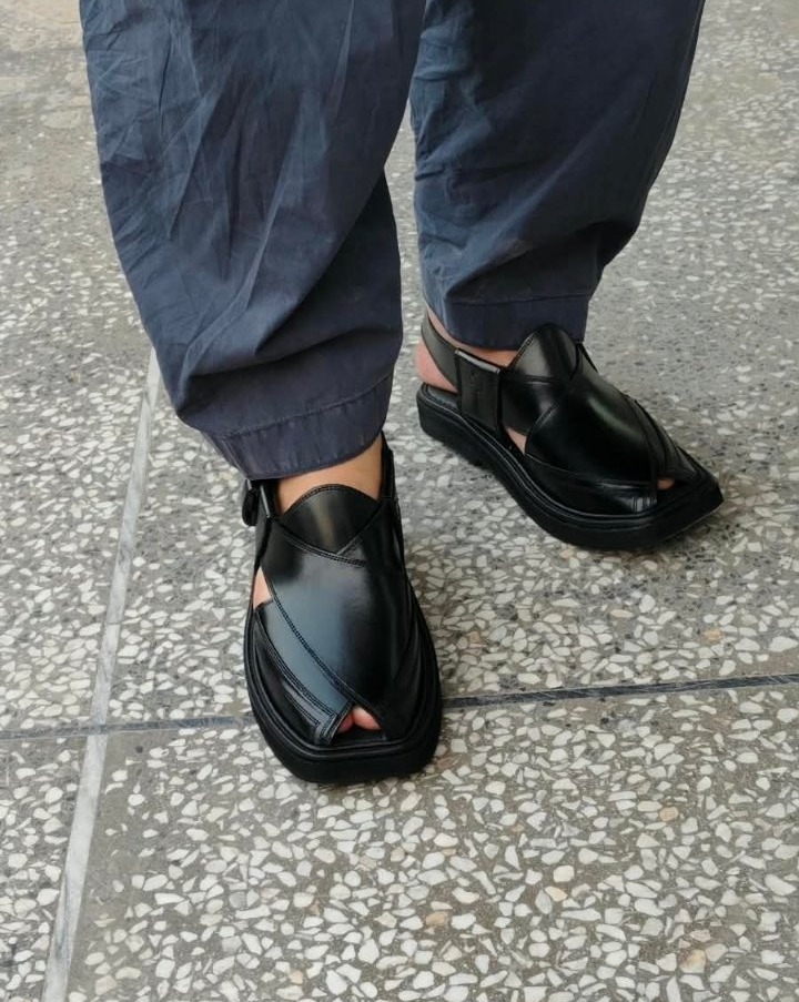 New Kaptan Leather Chappal